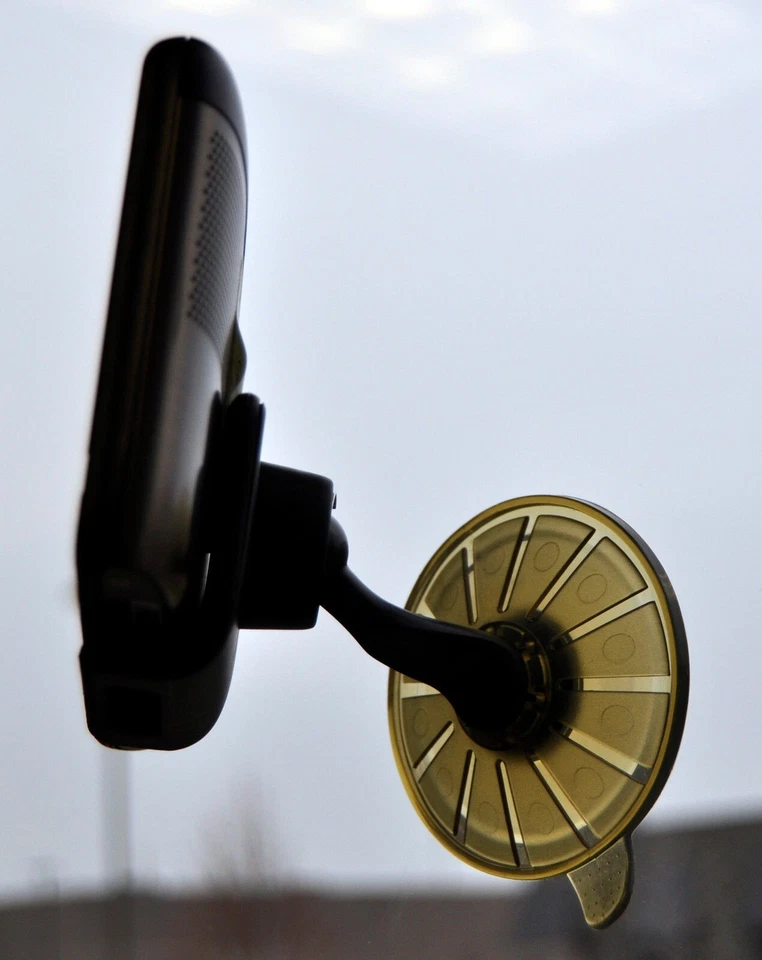 NEW TomTom GO 2535TM Car GPS Set 5" LCD USA/Canada/Mexico LIFETIME MAPS +TRAFFIC - Image 3 of 3