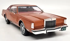 MCG 1/18 - Lincoln Continental MKV 1978 Metallic Copper Diecast Model Car