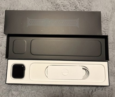 Apple Watch Nike Series 6, 40mm Space Gray Aluminium Case - GPS+Cellular