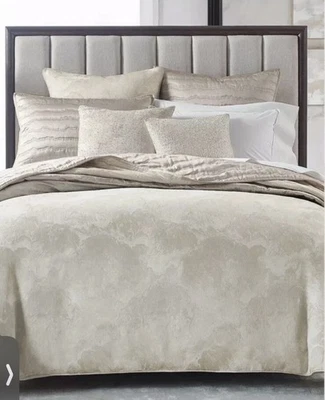 Hotel Collection Skyline King Duvet Cover and Two Standard Shams. New. - Image 1 of 4