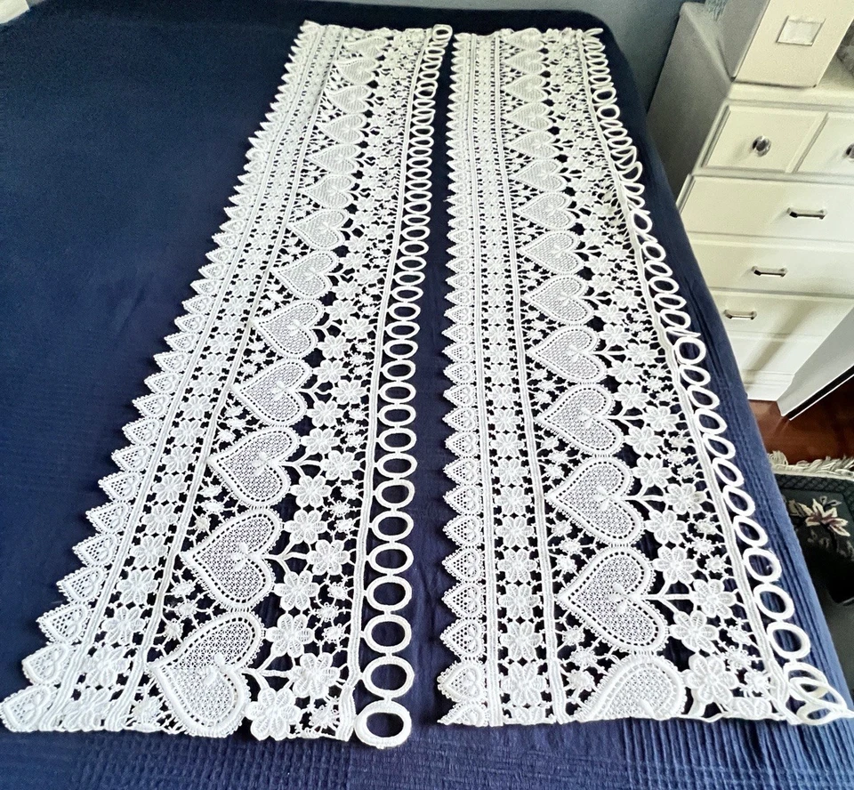 Juego de 2 valencias vintage de encaje con patrón elevado marfil 54"x12" corazones flores difícil de encontrar Foto 4 de 4