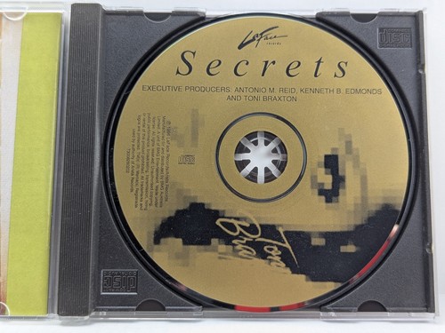 Toni Braxton Secrets Audio CD PreOwned GC Pop R&B Soul - Picture 8 of 9