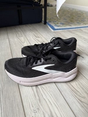 Pink And Black Brooks Ghost Max 2 Women s Running Shoes Size 8