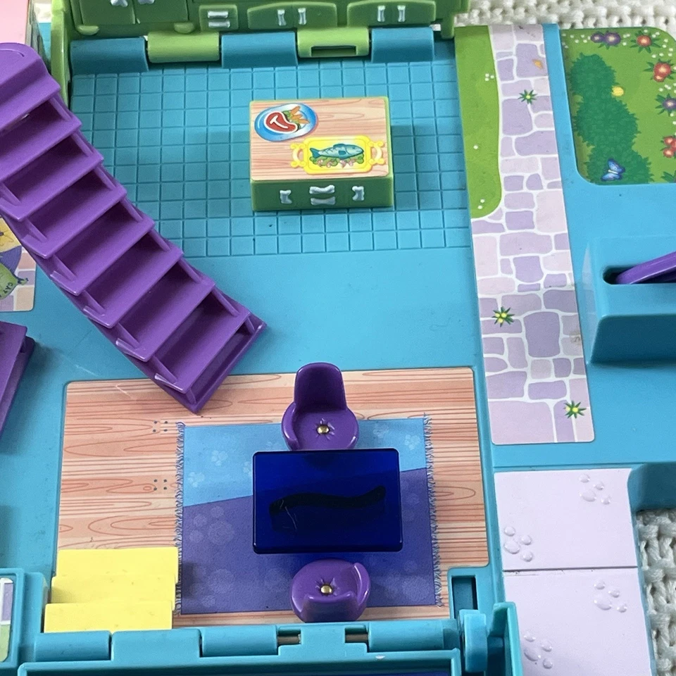 Vintage Pound Puppies Miniature 1990 Pet Mansion Playset - Image 3 of 4