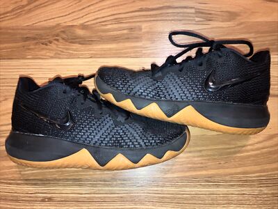 Nike Kyrie Flytrap Black-Metallic Gold RARE Shoes Sneakers Boys 4Y 4 Youth