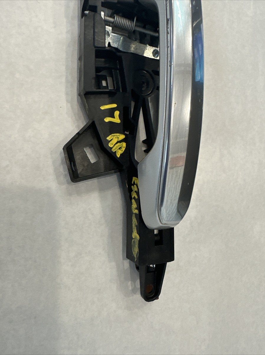 2017 CADILLAC ESCALADE RIGHT REAR EXTERIOR DOOR HANDLE OEM 772040