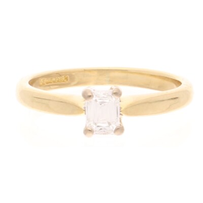 18 Karat Gelbgold 0,27 Karat Diamant Smaragd Schliff Solitär Ring (Größe I) 3x4 mm Kopf
