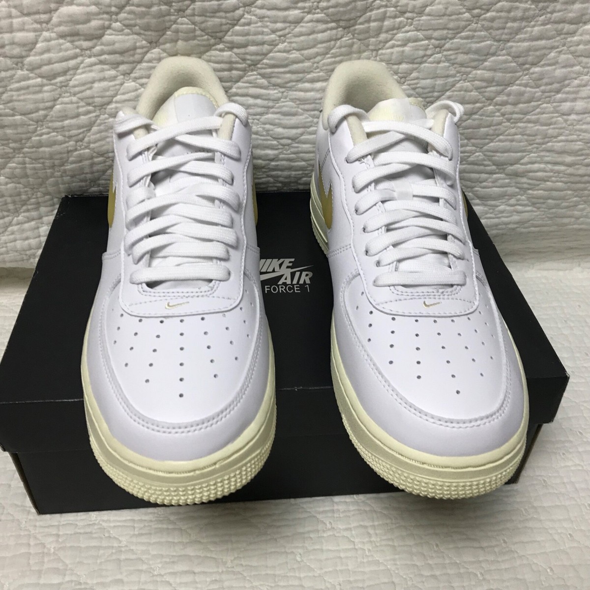 Nike Air Force 1 '07 LX Shoes Men's SZ 11 White/Pale Vanilla
