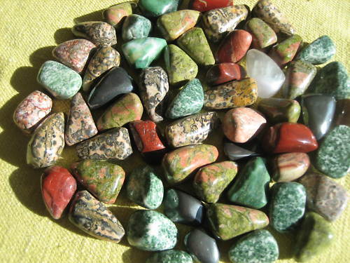 Lot of 7700 gr stones - AQUARIUM ACCESSORY-55-60 ROLLED STONES JASPS - NEW - Picture 1 of 4