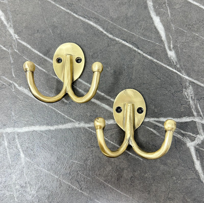 Haken Gewand massiv Messing doppelt