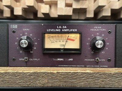 Vintage Urei Universal Audio LA-3A Leveling Amplifier 1970s. LA3A LA 3A. 2644