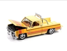 AUTOWORLD 1981 CHEVROLET SILVERADO FLEETSIDE CUSTOM LOWERED 1/64 BEIGE AWSP191