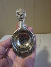 vintage Kruger tea strainer Spoon Zebras Elephants Excellent Condition