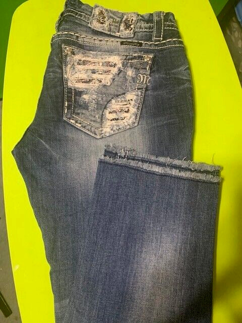 Miss Me Easy Crop Standard jeans size 31 pink stitching image 2
