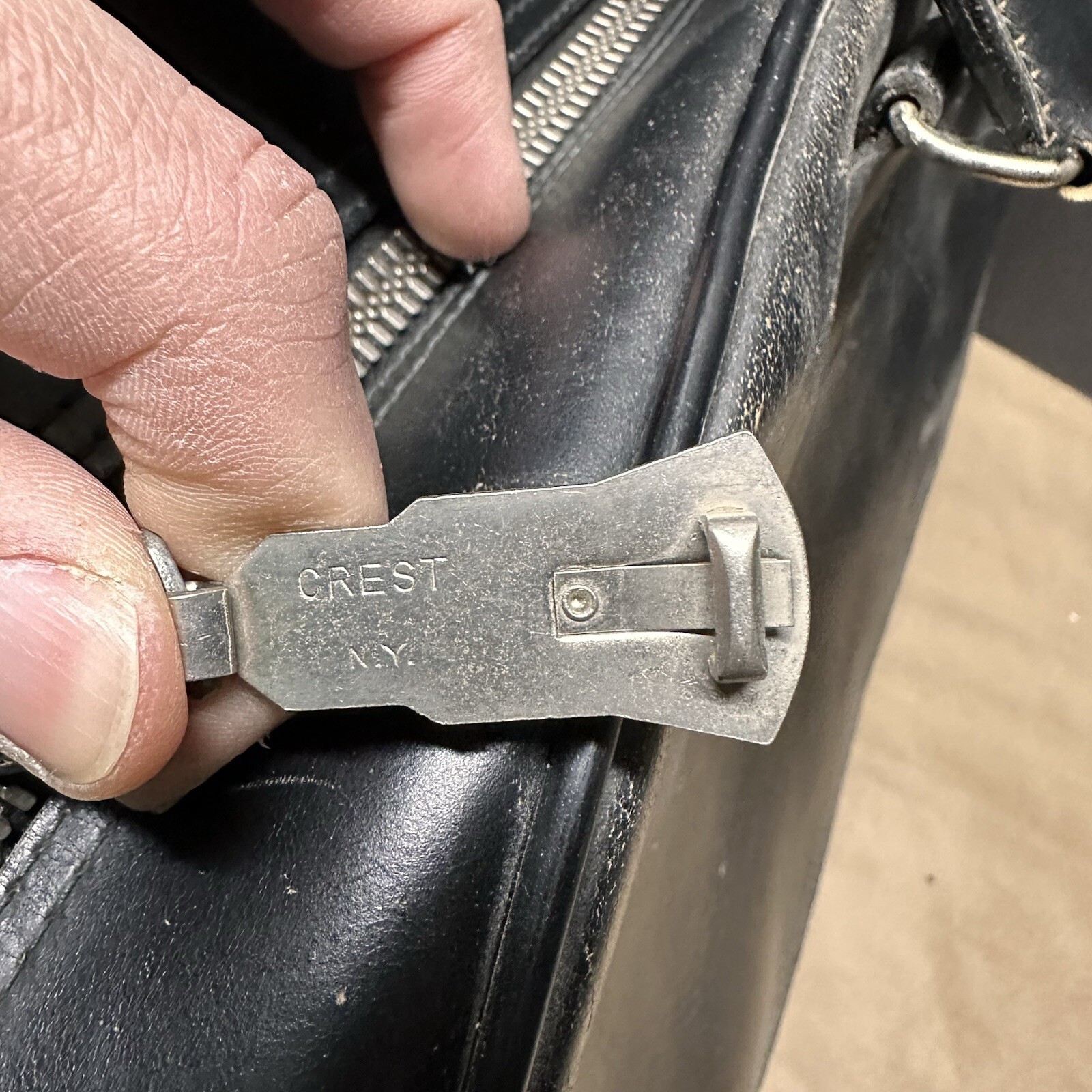 Vgt Crest NY Doctors Top Grain Cowhide Leather Black Satchel Bag Attache' Case