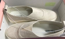 Kensie Women's Beige Salia Flexible Easy On Casual Shoes 6.5 NIB