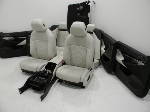 BMW 5er G60 Lederausstattung KomfortSitze B&W Seats Veganza Gesteppt Rauch Weiss