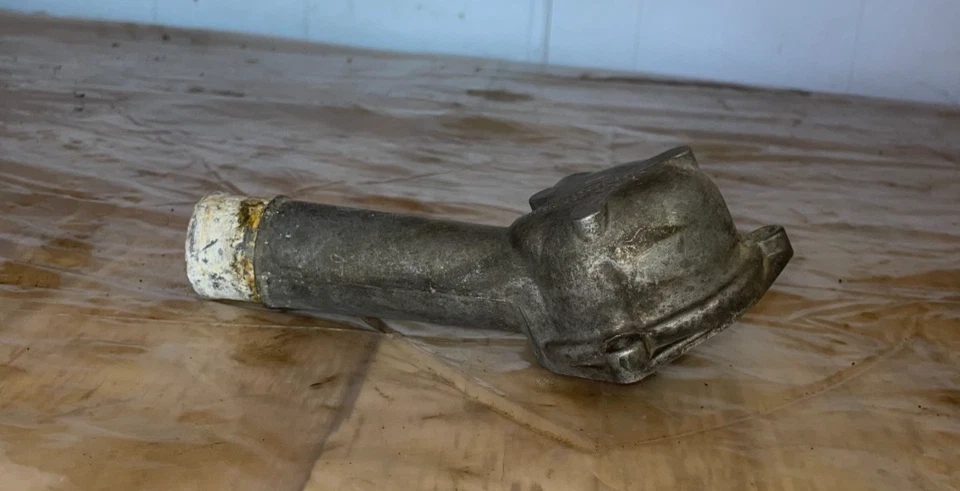 1977–1985 Mercedes-Benz Diesel 3.0L 300D OEM Thermostat Housing - Image 4 of 4