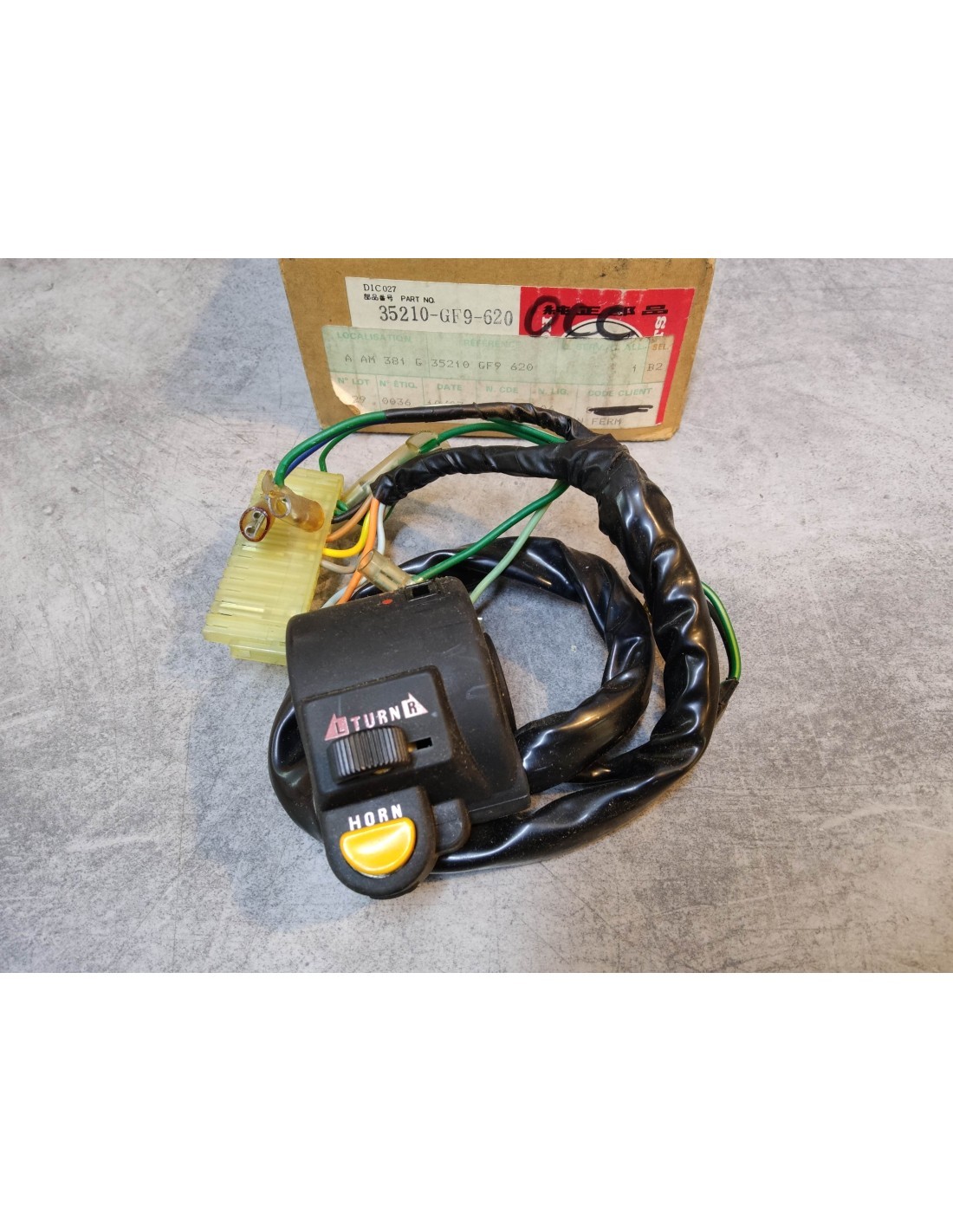Commodo gauche complet coquille arrière occasion pour Honda MTX50A MTX50AH