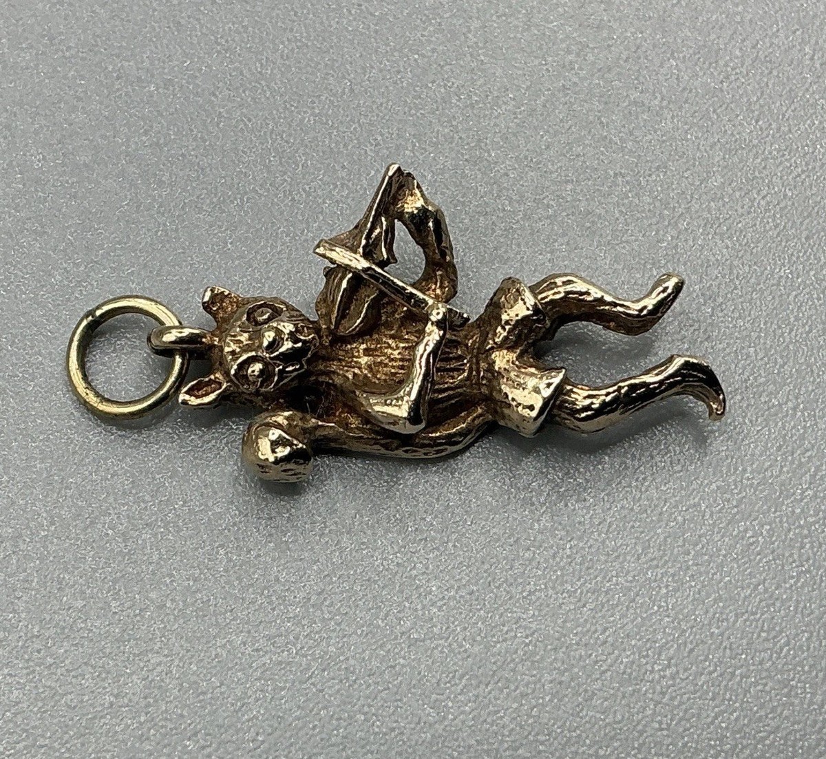 9ct Gold Cat and A Fiddle Charm View 3