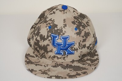 Nike University Kentucky Wildcats Digital Camo Fitted Hat Size