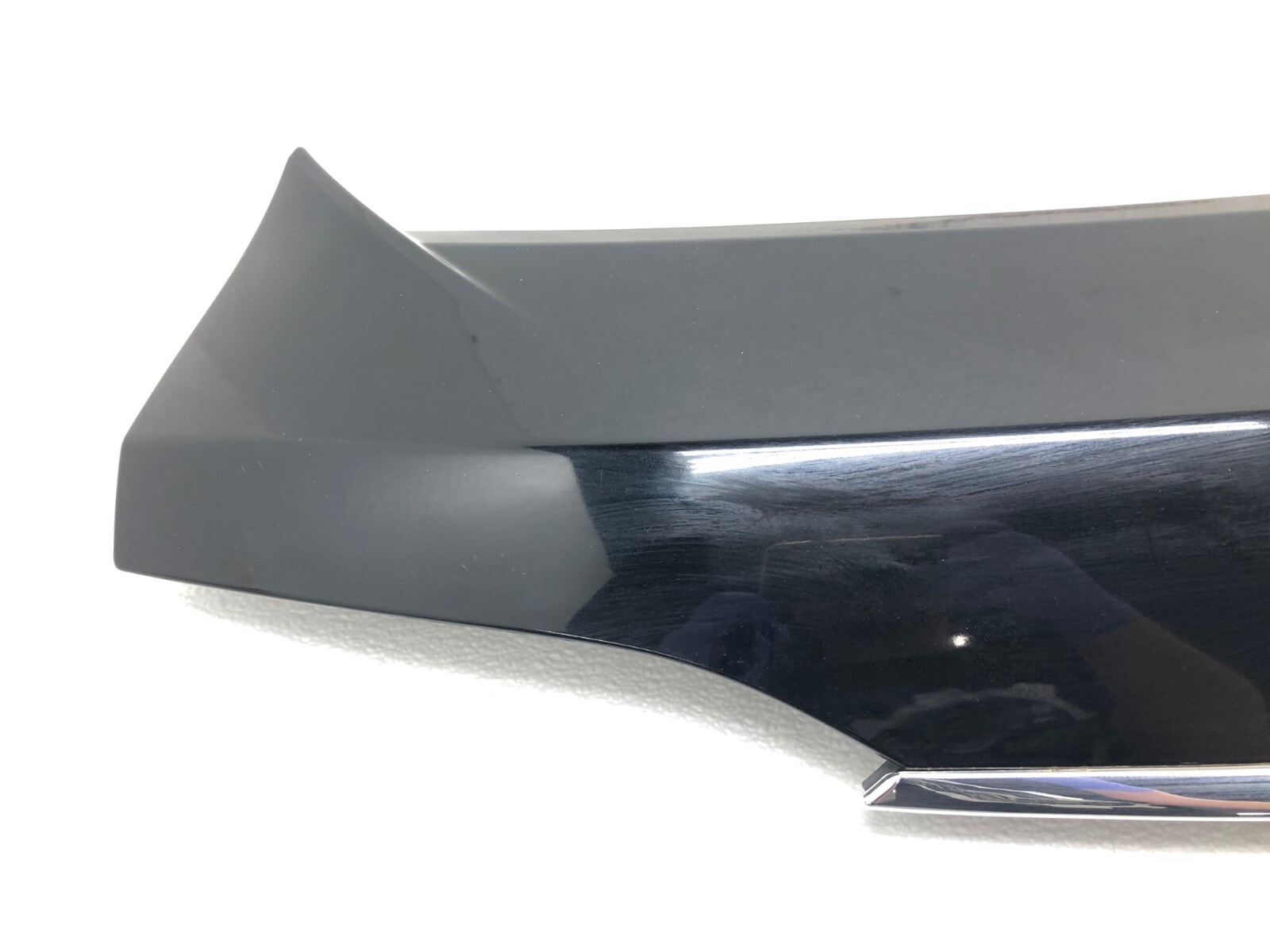 2017-2020 MASERATI LEVANTE REAR LIFTGATE SPOILER TRIM W/ CAMERA OEM #NOTES!!!