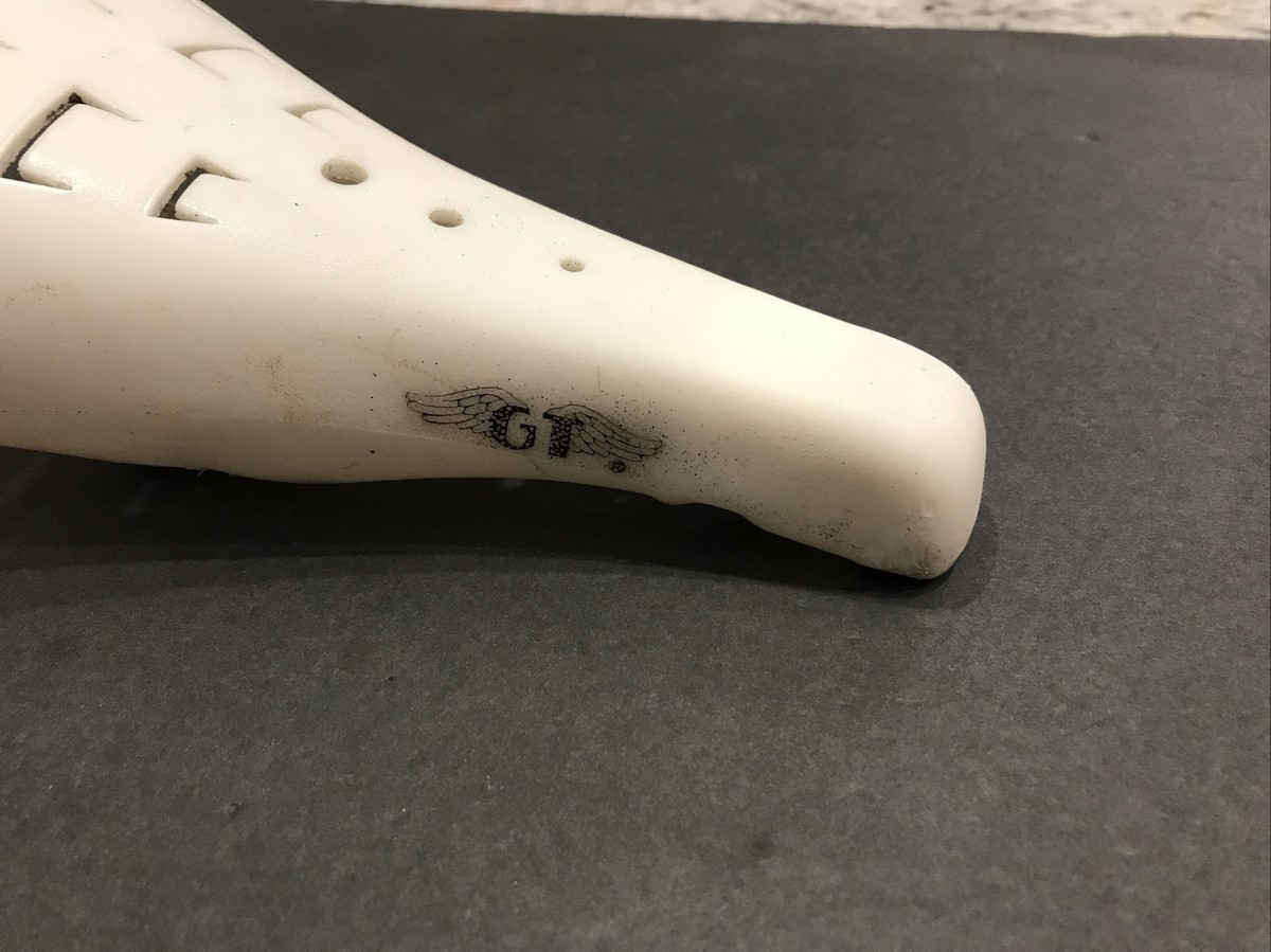Selle BMX GT Performer Wing Blanche Old School - Années 80 - Modèle 2188 - Vicomte