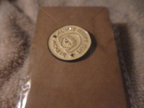 #P116 Always Sleepy Club Member Senior Brooch Pins  Mental Health Pin - Picture 3 of 3