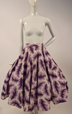 VINTAGE 1950  S PICQUET COTTON SKIRT W PURPLE FEATHER PRINT
