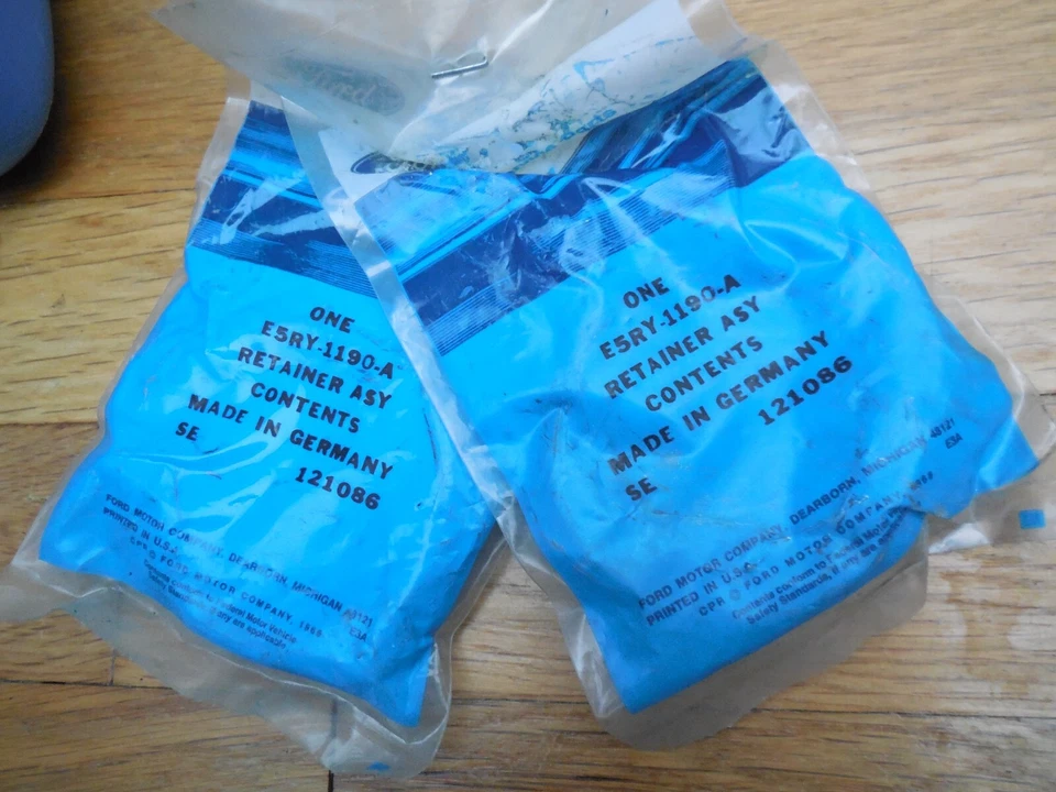 NOS 1985-1989 Merkur XR4Ti Wheel Hub Retainers E5RY-1190-A - Image 2 of 2