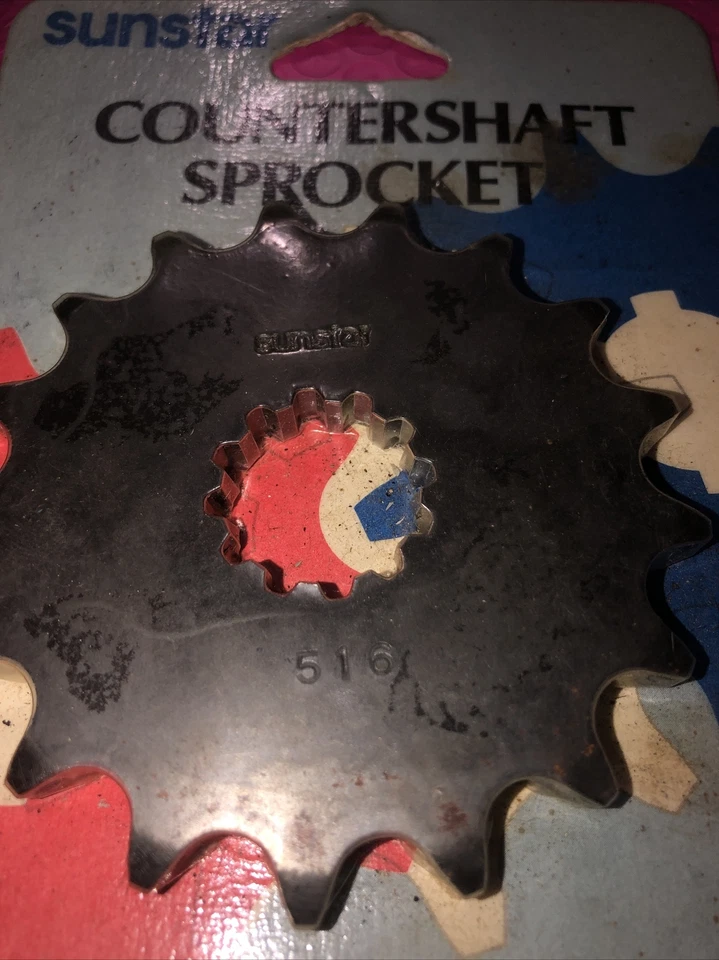 Piñón delantero de acero Sunstar 51617 Kawasaki ZR y Ninja. Ver montaje durante años Foto 2 de 3