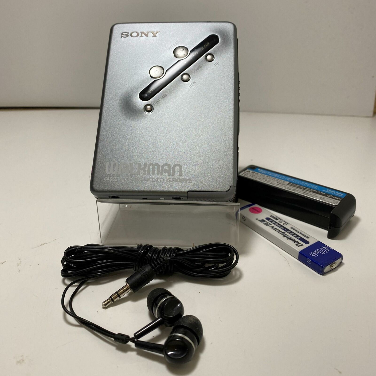 SONY WM-FX700 Walkman Cassette Player, EX Silver ! Working !