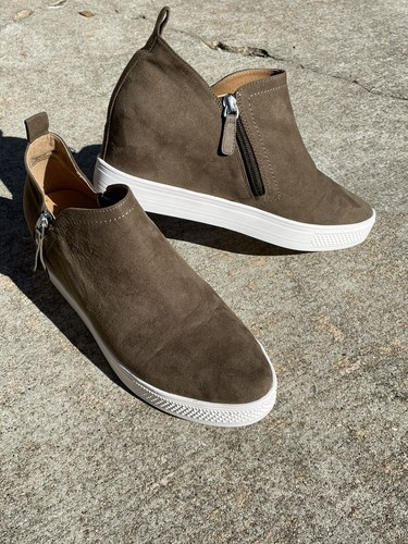 susina wedge sneaker