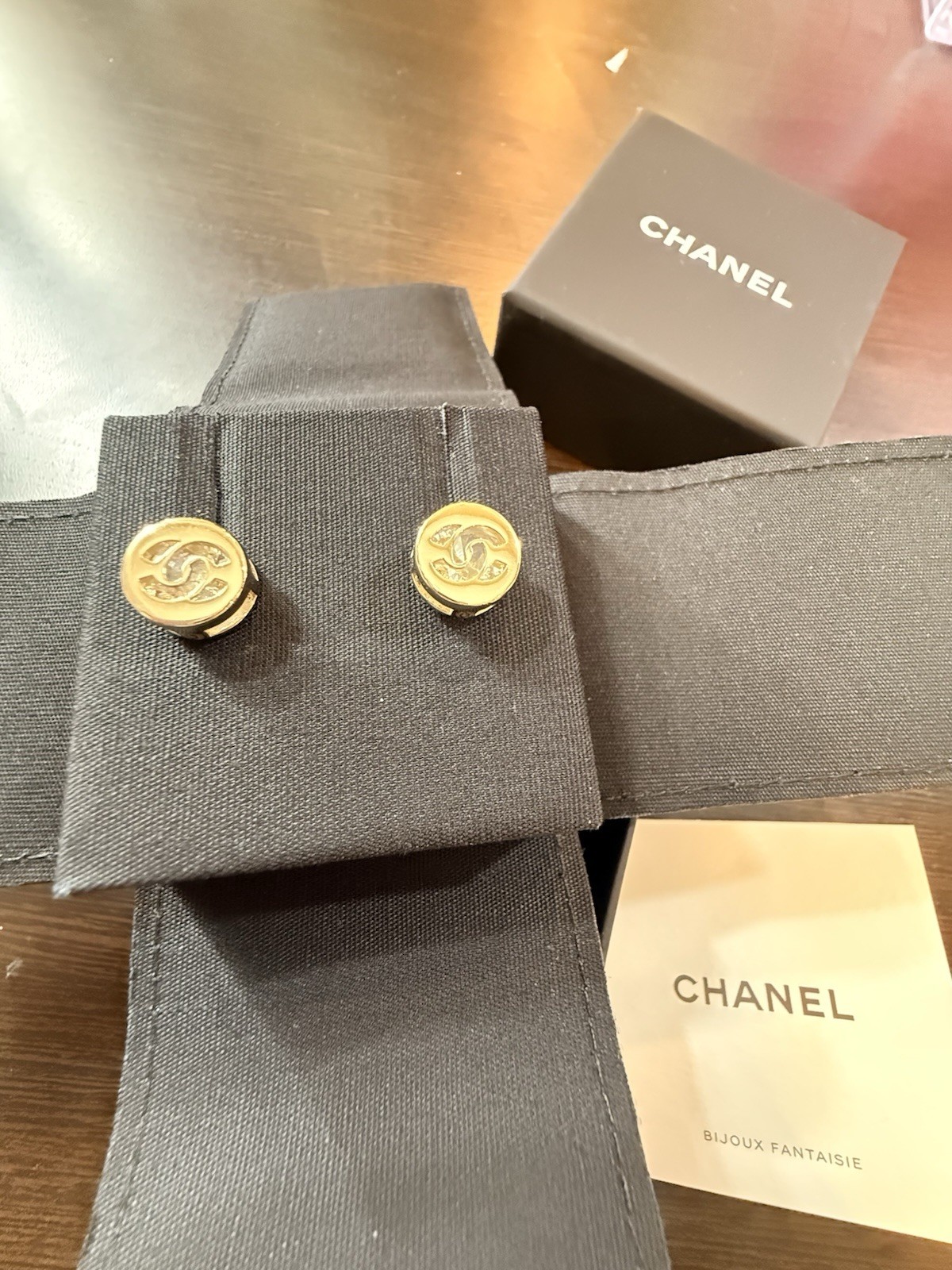 Chanel Stud Earrings - Authenticity Guaranteed 20… - image 3