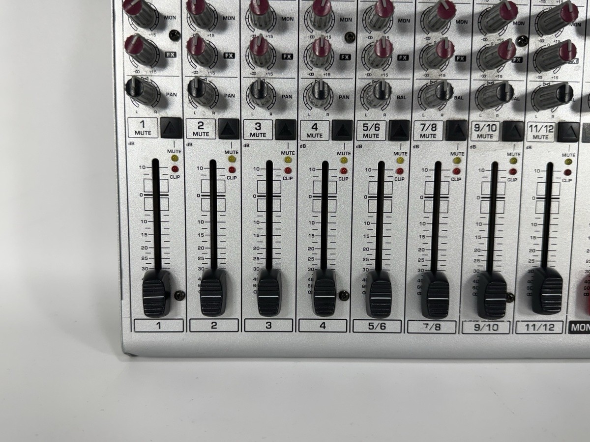 Behringer Eurorack UB1222FX-PRO 16-Input Mic/Line 12-Channel Mixer