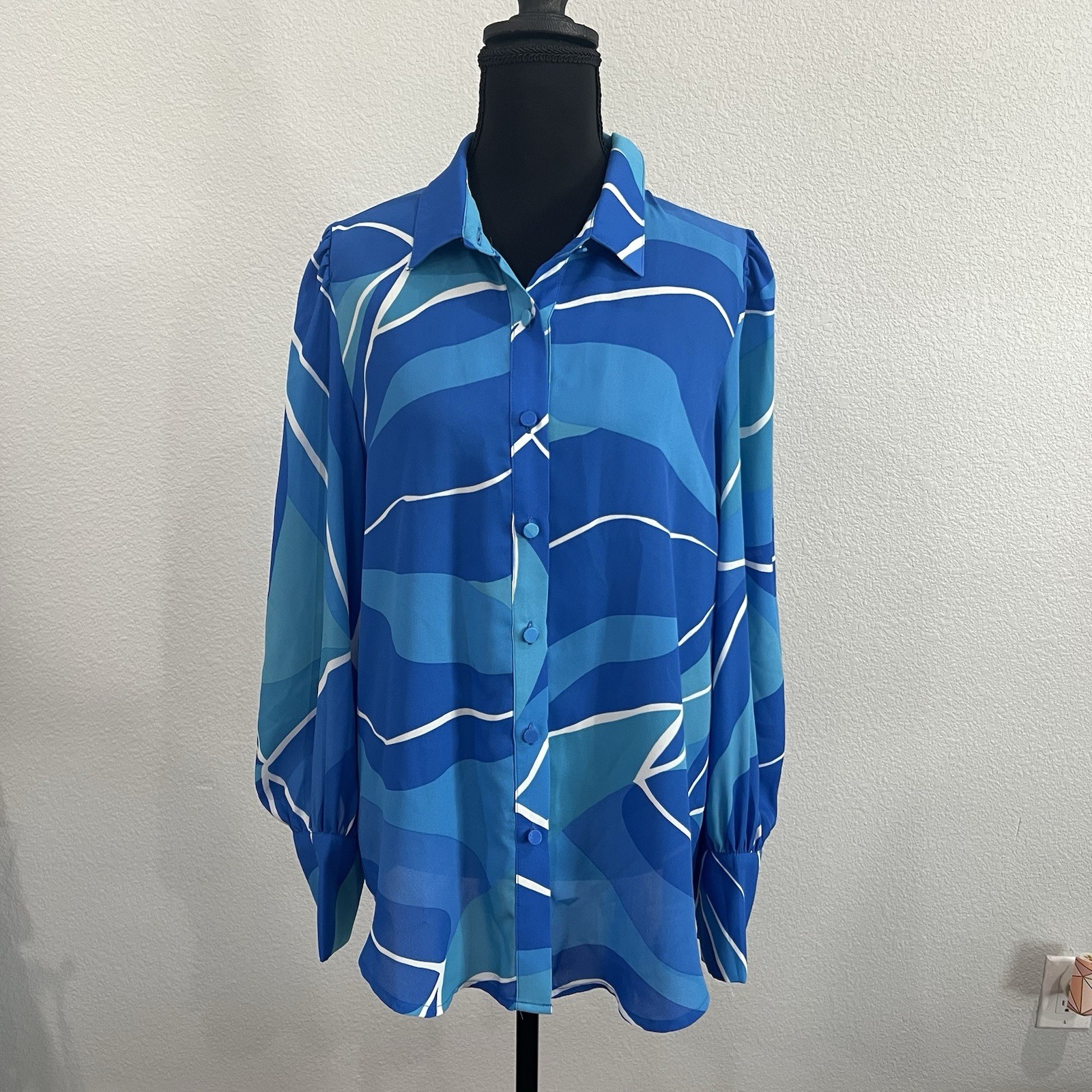 BTFBM Blue Patterned Button-down Blouse Size Large - image 1