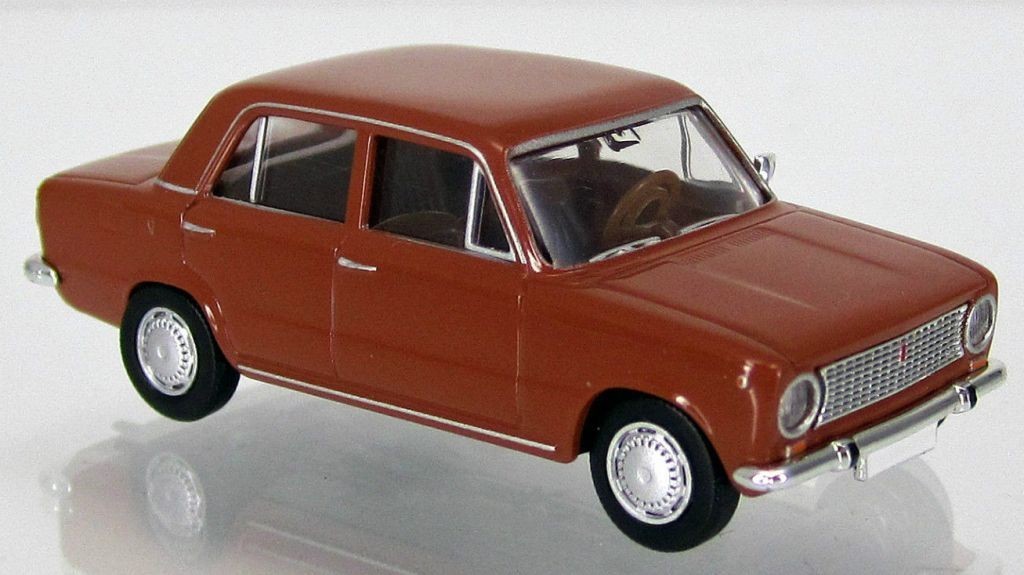 BREKINA 22403 Fiat 124 Tan Scale H0 1:87