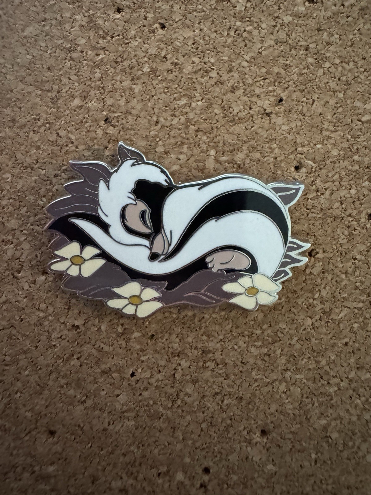 Disney pin 154544 Flower Bambi Sweet Dreams skunk forest flowers bed sleeping