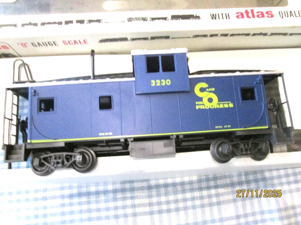 Atlas O Gauge - Caboose-Chesapeake & Ohio -Boxed - Image 2 of 4
