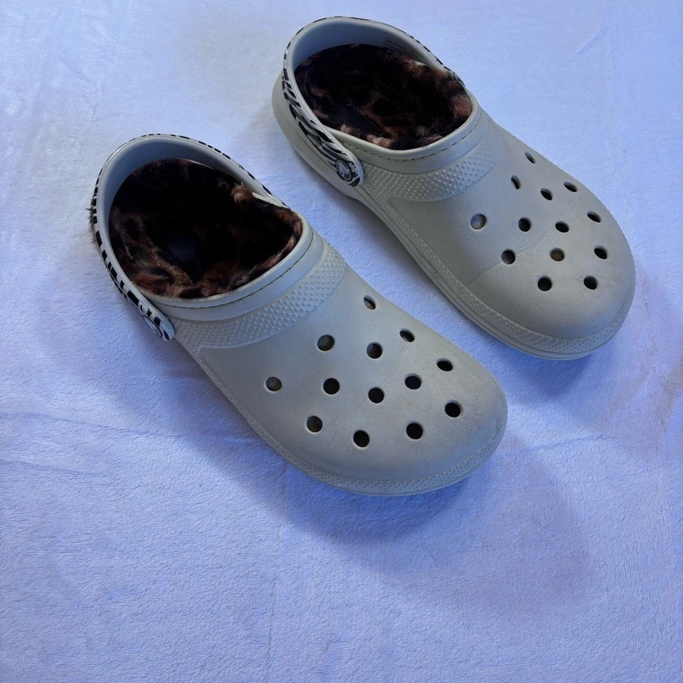 Sandalias CROCS beige con forro de felpa Foto 4 de 4