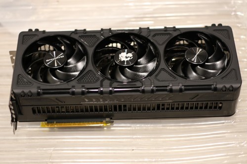 Gainward Phantom Geforce RTX 5090 Graphics Card(No Core & VRAM)With Box. - Picture 5 of 8