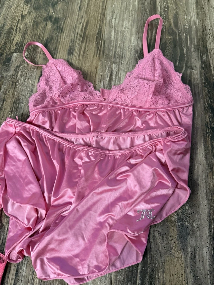 Huge Bra Underwear Pajama Lounge Lot Size 34b M/L - Image 3 of 4