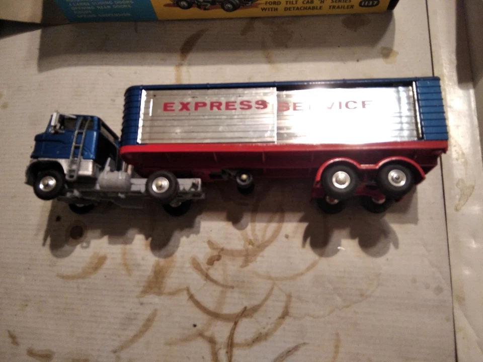 CORGI TOYS 1/50- CAMION FORD CON RIMORCHIO- APRIBILE- PERFETTO CON SCATOLA - Immagine 3 di 4