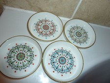 ROYAL WORCESTER PORZELLAN VIER 9 CM UNTERSETZER MIT RAD & SPEICHE EMAILLE MUSTER DESIGN