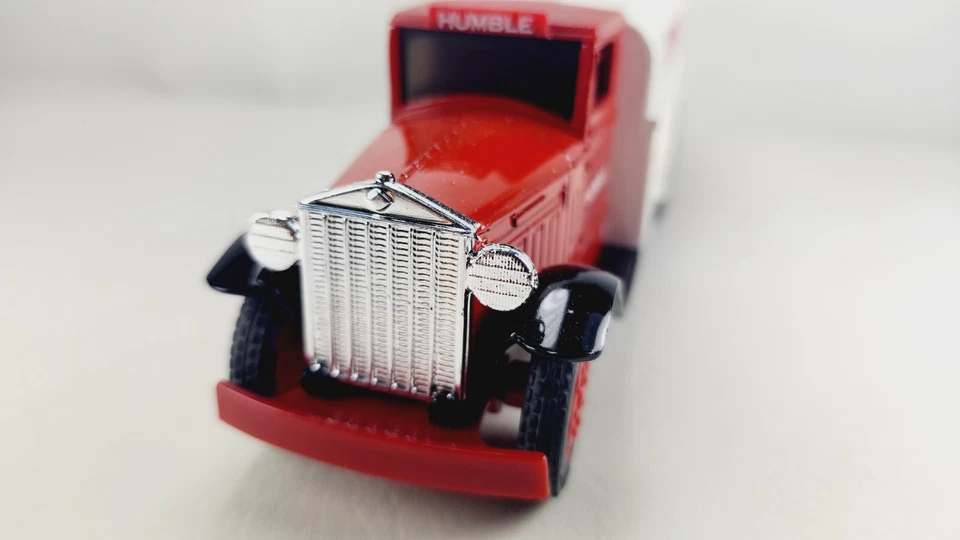 ERTL Diecast Mobil 1930 Diamond T Tanker Bank Humble Gas Edición Limitada 8" Foto 2 de 4