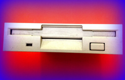 3.Floppy Disk drive Diverse Marken Gray, capacity:  1.44 MB IDE