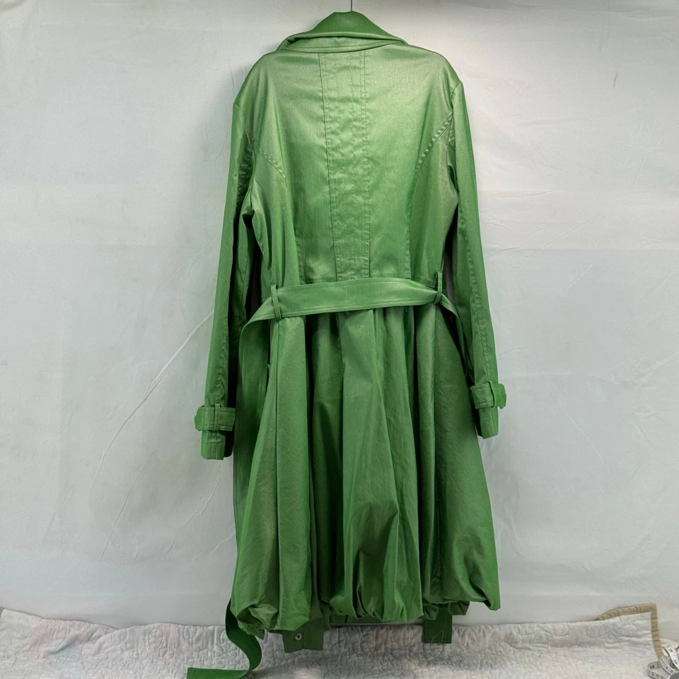 D & Y women’s small green bubble long coat with belt.  - Image 2 of 4