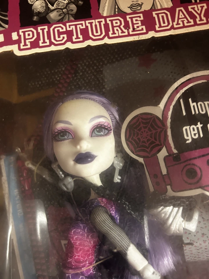 DAMAGED BOX/DOLL NEW Monster High Picture Day Spectra Vondergeist 2012 - Image 3 of 4