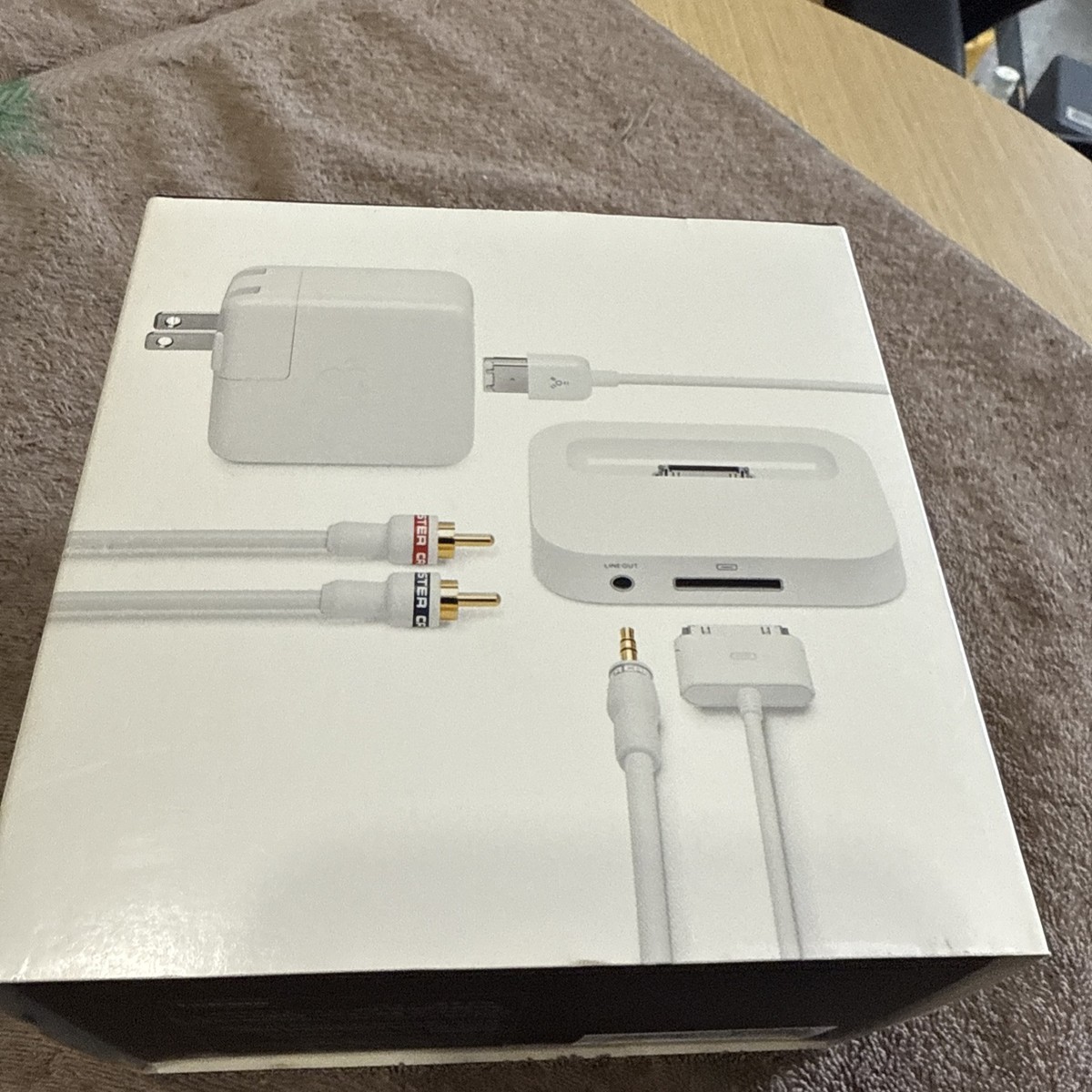 Apple iPod iPhone Stereo Connection Kit With Monster Cable