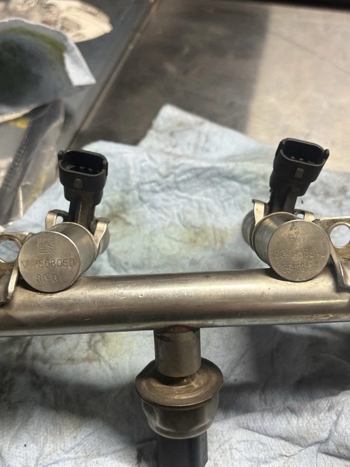 07-16 Mini Cooper S 原始设备制造商 JCW 燃油导轨和喷射器 — 第 4/4 张图片